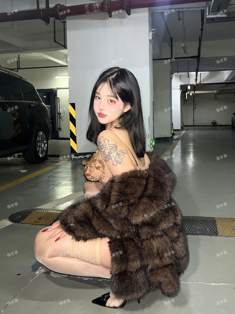 抖音网红小优优子微密圈写真全套资源与微博吃瓜事件